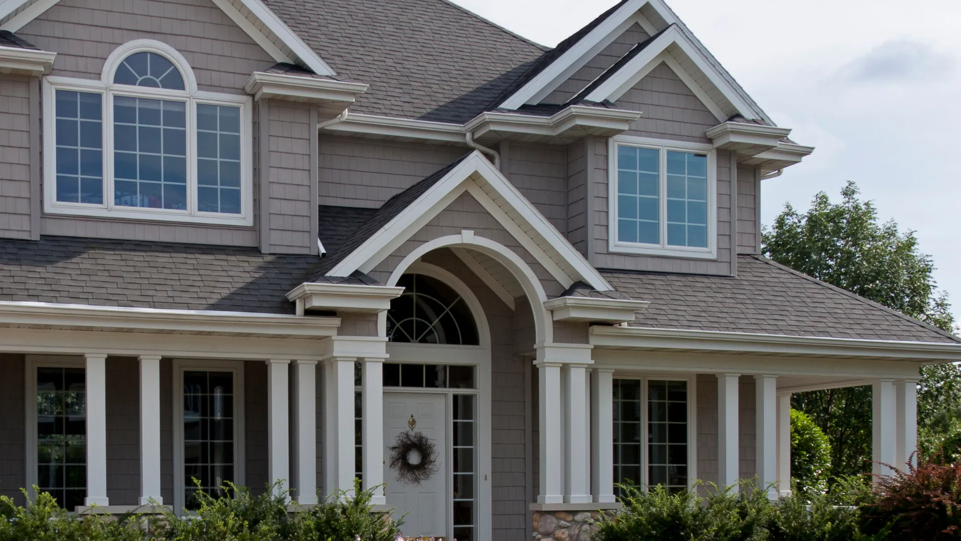banner property picture
